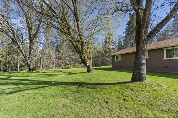 3529 Midway Ave, Grants Pass, OR 97527
