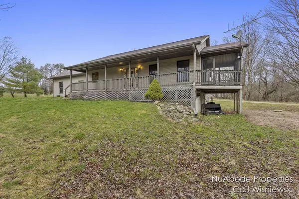 635 16 Mile Road, Kent City, MI 49330