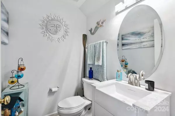 18125 Amberwood Glen DR, Cornelius, NC 28031