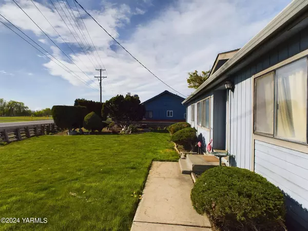 120 Ward Rd, Toppenish, WA 98948