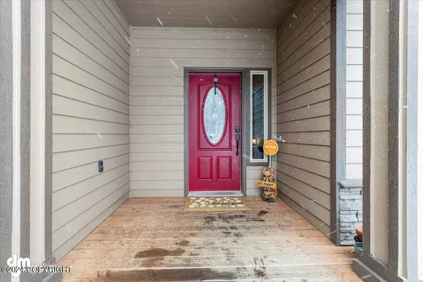 7180 W Vandenberg DR, Wasilla, AK 99623