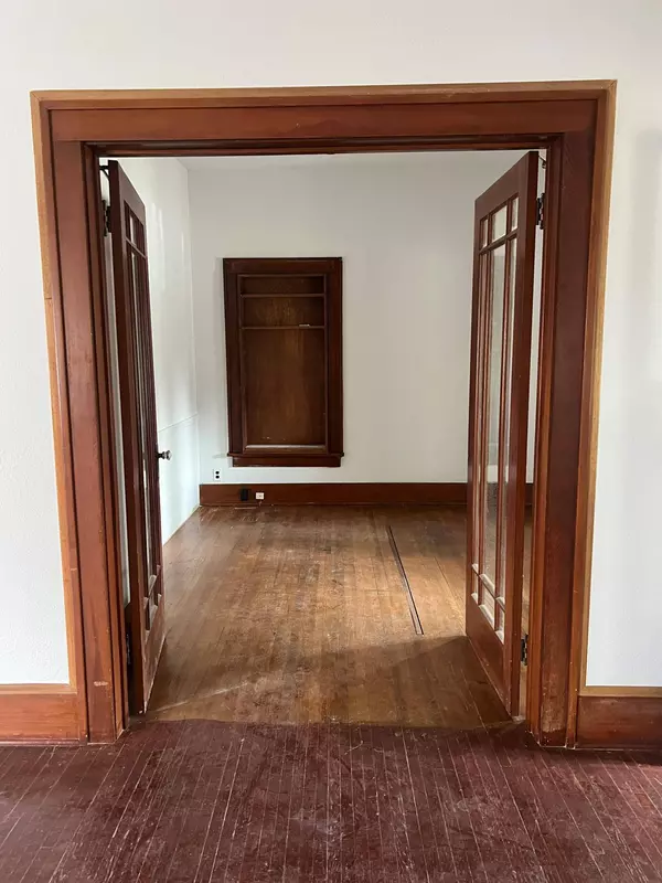 206 Barnes Ave, Alva, OK 73717