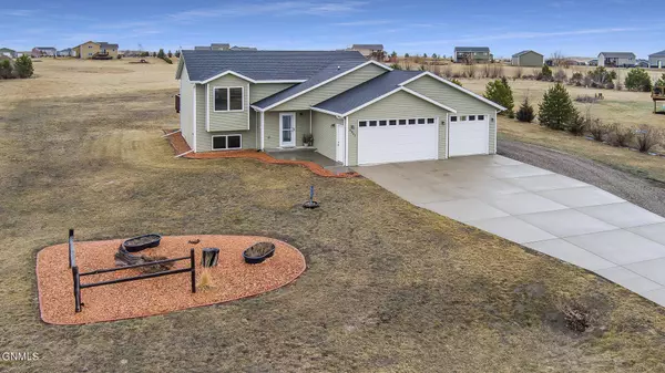 6907 Beaver Creek RD, Bismarck, ND 58504