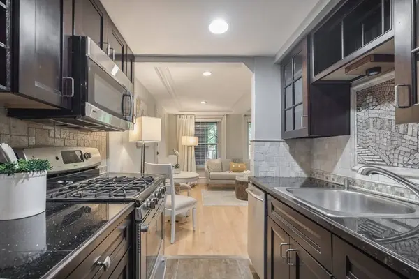 80 Mount Vernon St #2, Boston, MA 02108