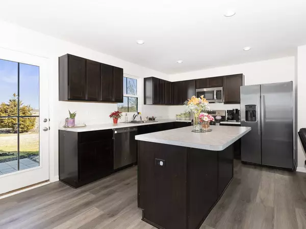 720 E Garfield ST, Waterman, IL 60556