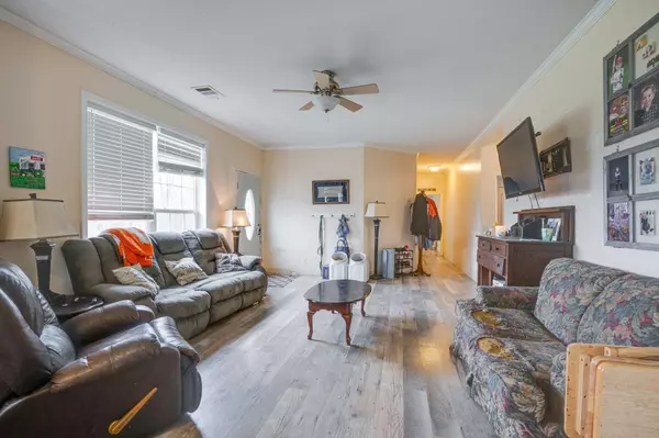 1051 Wade Reed Rd, White Bluff, TN 37187