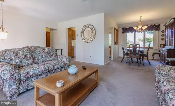 114 CANDLESTICK LN, Marlton, NJ 08053