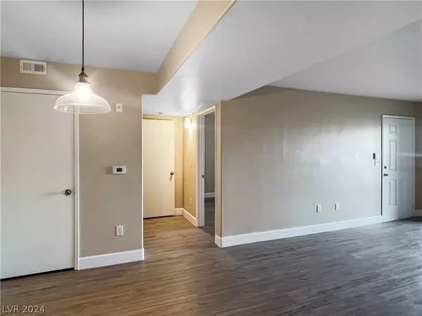 950 Seven Hills Drive #911, Henderson, NV 89052