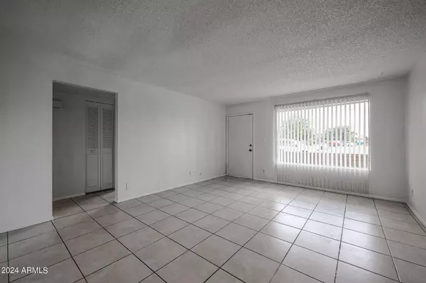 4102 W WAGON WHEEL Drive, Phoenix, AZ 85051