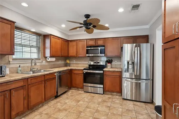 333 HIGHWAY DR #A, Jefferson, LA 70121