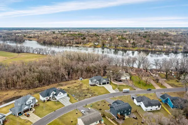 1127 Depue DR, Champlin, MN 55316