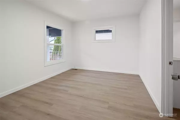 9436 20th AVE SW, Seattle, WA 98106