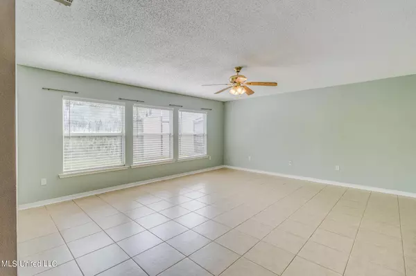 876 Kirkwood Drive, Biloxi, MS 39532