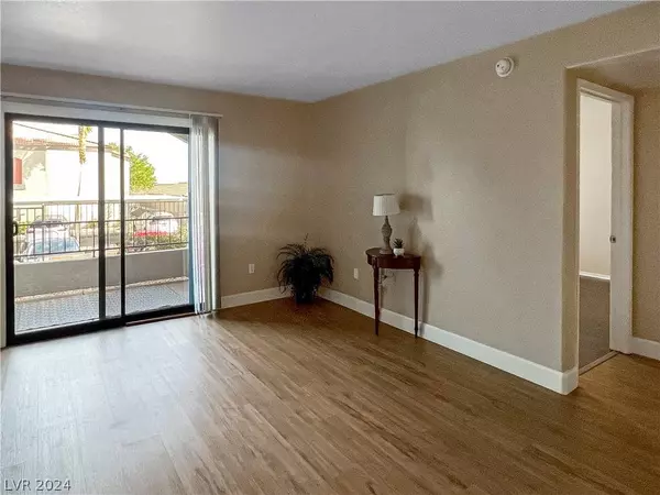 950 Seven Hills Drive #911, Henderson, NV 89052