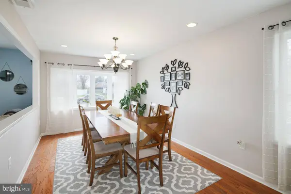 5 CANDYTUFT RD, Levittown, PA 19057