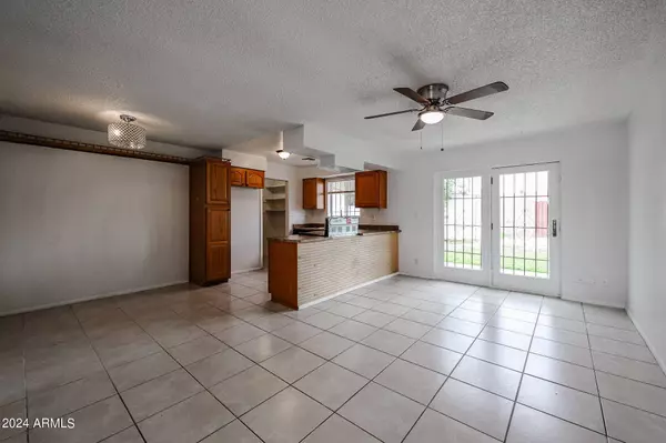 4102 W WAGON WHEEL Drive, Phoenix, AZ 85051