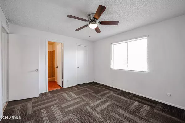 4102 W WAGON WHEEL Drive, Phoenix, AZ 85051