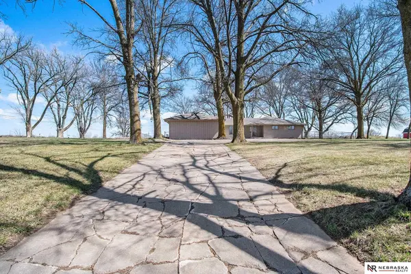 8333 N 78th Street, Omaha, NE 68122