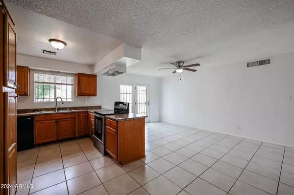 4102 W WAGON WHEEL Drive, Phoenix, AZ 85051