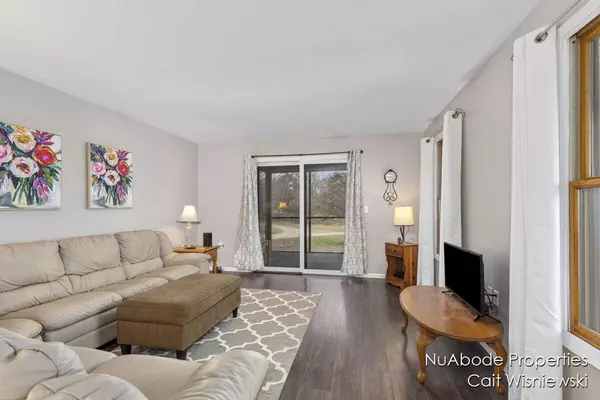 635 16 Mile Road, Kent City, MI 49330