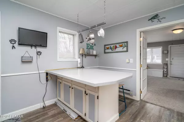 1324 8TH Avenue N, Grand Forks, ND 58203