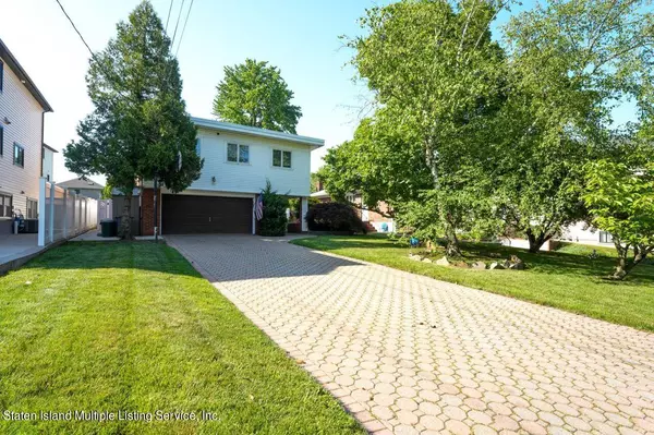 83 Finlay Avenue, Staten Island, NY 10309