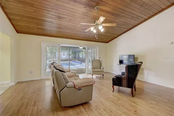 439 KNOLL TREE LN, Apopka, FL 32712