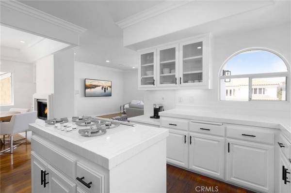 1321 W Bay AVE, Newport Beach, CA 92661