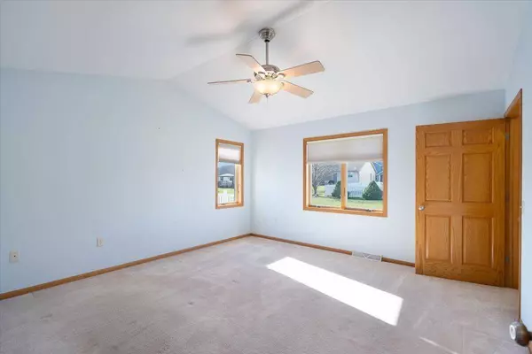 6645 S Broad Creek Boulevard, Madison, WI 53718