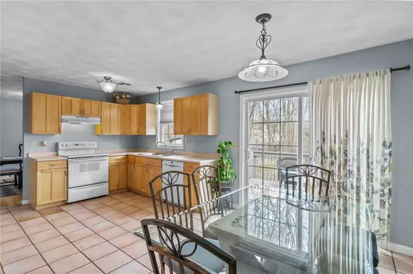 19 Lawrence ST, Cumberland, RI 02864