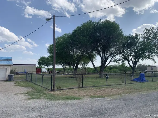 121 County Road 367, Uvalde, TX 78801