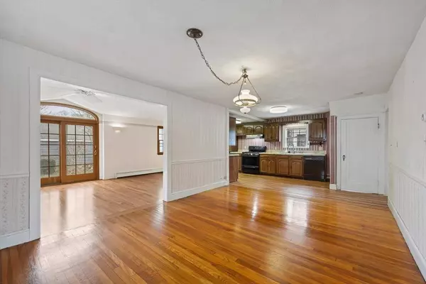 195 Florence St, Melrose, MA 02176