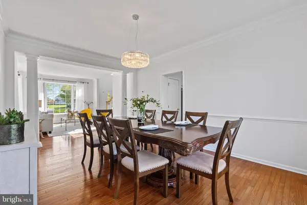 43576 WARDEN DR, Sterling, VA 20166