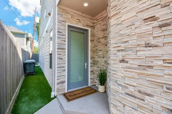 1312 W Pierce ST, Houston, TX 77019