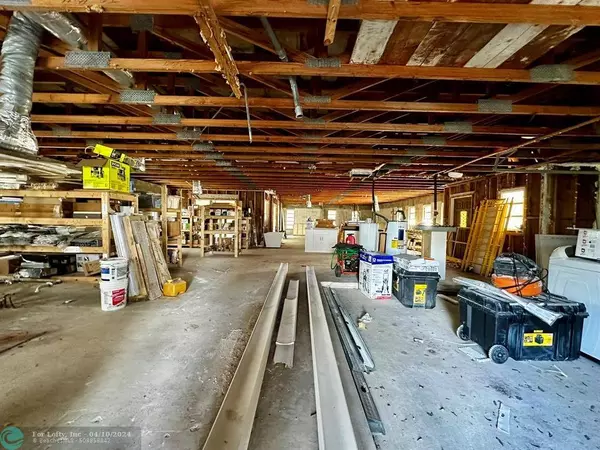 445 NW 11th St, Boca Raton, FL 33432