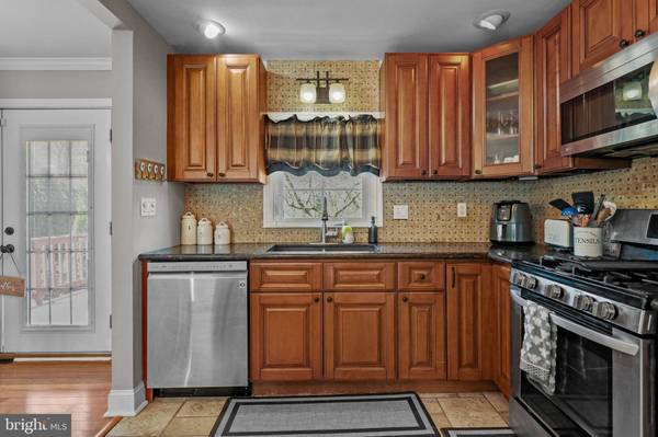 64 W WOODCREST AVE, Maple Shade, NJ 08052