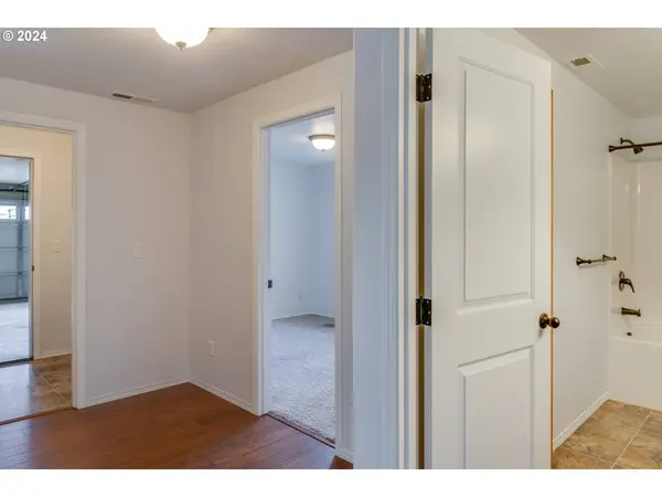 3432 EDWARD DR, Salem, OR 97302