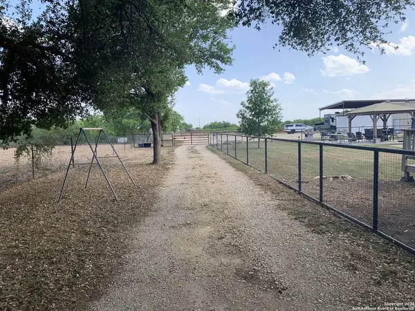 121 County Road 367, Uvalde, TX 78801