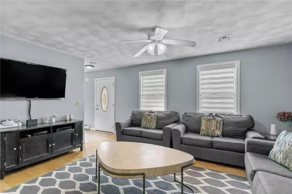 19 Lawrence ST, Cumberland, RI 02864