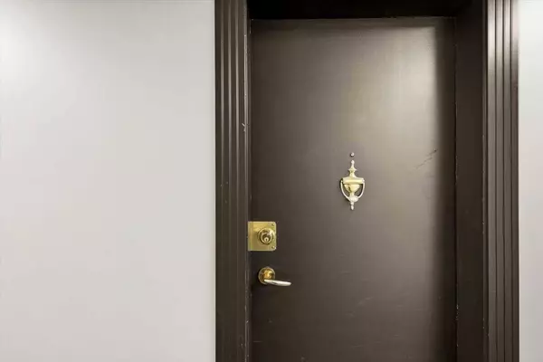 540 18 AVE SW #202, Calgary, AB T2S 0C5