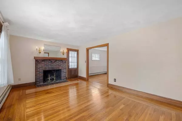 195 Florence St, Melrose, MA 02176