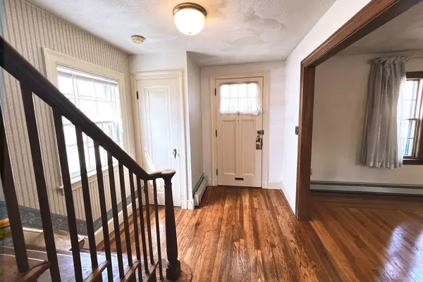 195 Florence St, Melrose, MA 02176