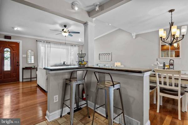 64 W WOODCREST AVE, Maple Shade, NJ 08052