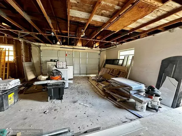 445 NW 11th St, Boca Raton, FL 33432