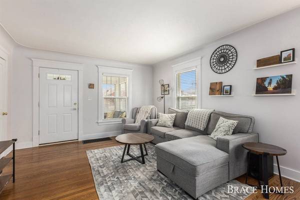 55 Arthur NE Avenue, Grand Rapids, MI 49503