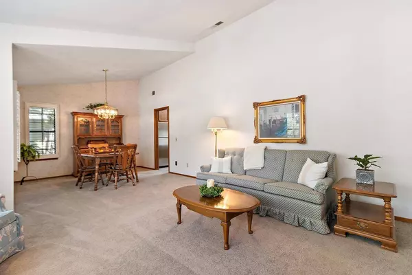 3821 Hillcrest LN, Sacramento, CA 95821