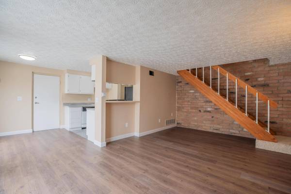 651 Cherry Glen Road C, Columbus, OH 43228