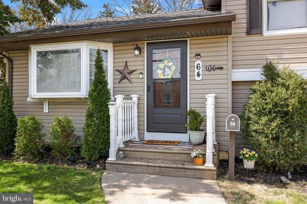 64 W WOODCREST AVE, Maple Shade, NJ 08052