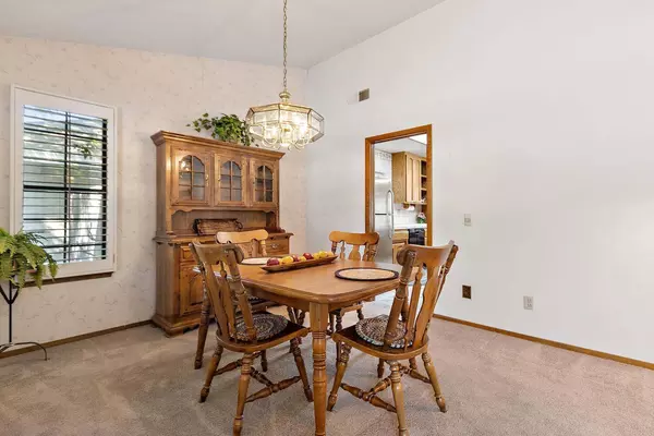 3821 Hillcrest LN, Sacramento, CA 95821