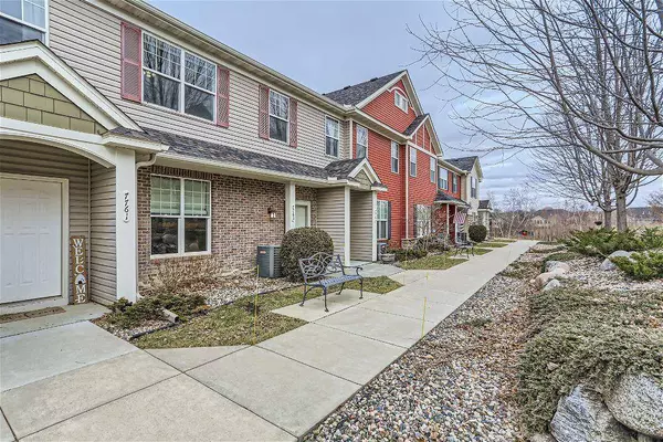 7763 Madelyn Creek DR, Victoria, MN 55386